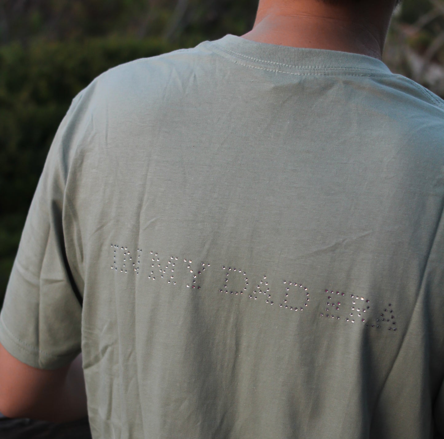 IN MY DAD ERA DIAMENCIKI ZGASZONA ZIELEŃ KOSZULKA ROZMIAR L OUTLET