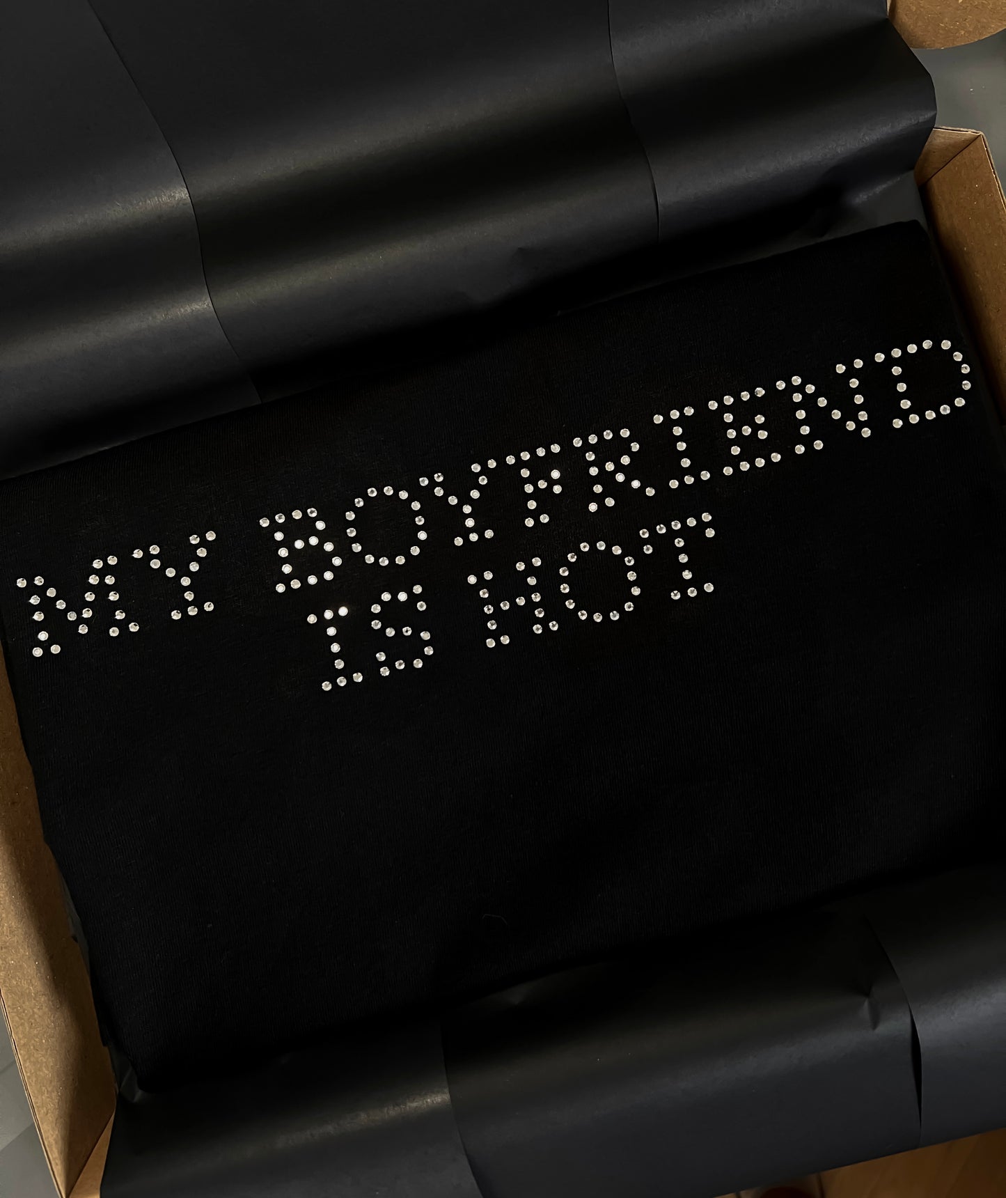 MY BOYFRIEND IS HOT DIAMENCIKI KOSZULKA